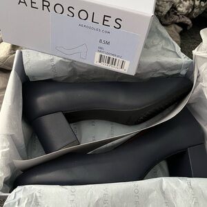 NWT Aerosoles Shoes size 8.5 Navy